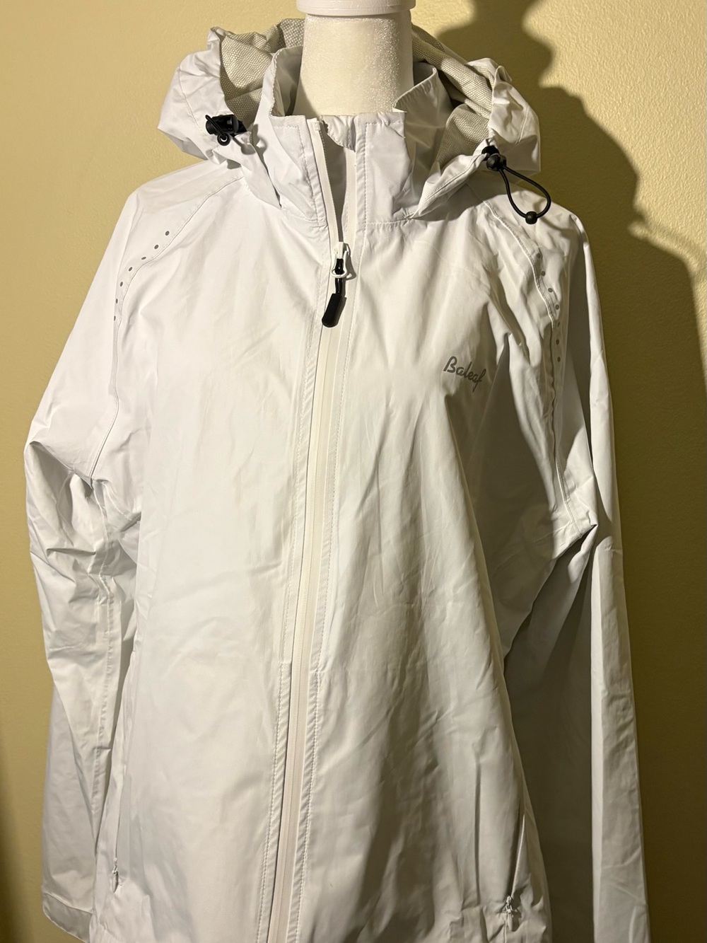 Clean Aesthetic ✨ Women’s Baleaf Weather-Resistant Windbreaker (Size L)